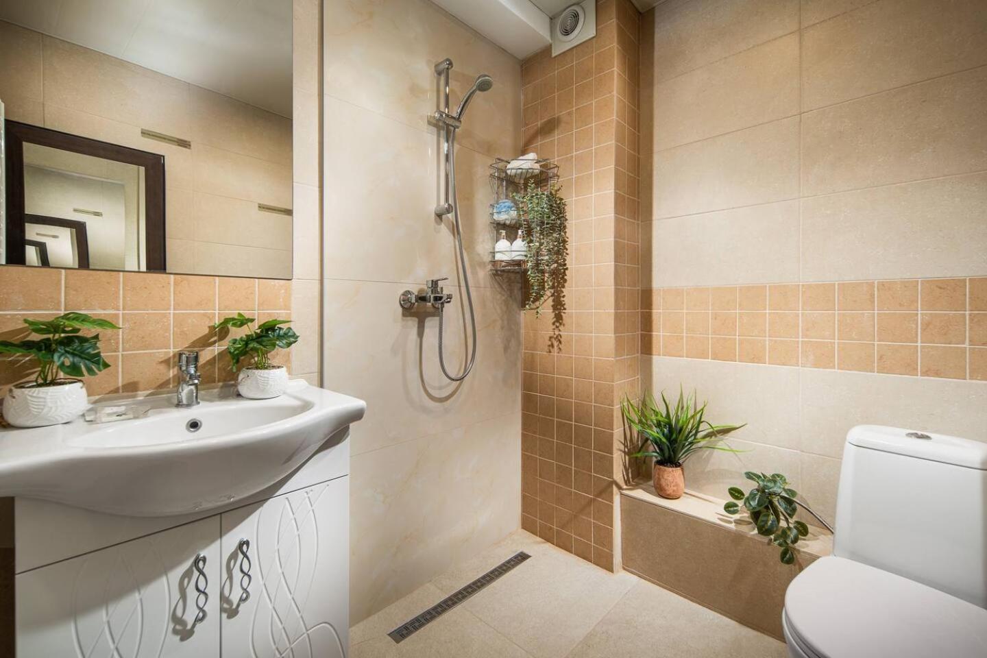 Appartement New, Modern And Convenient à Sofia Extérieur photo